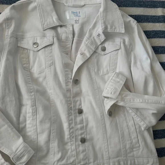 Time and Tru white Denim Jacket - Picture 3 of 3